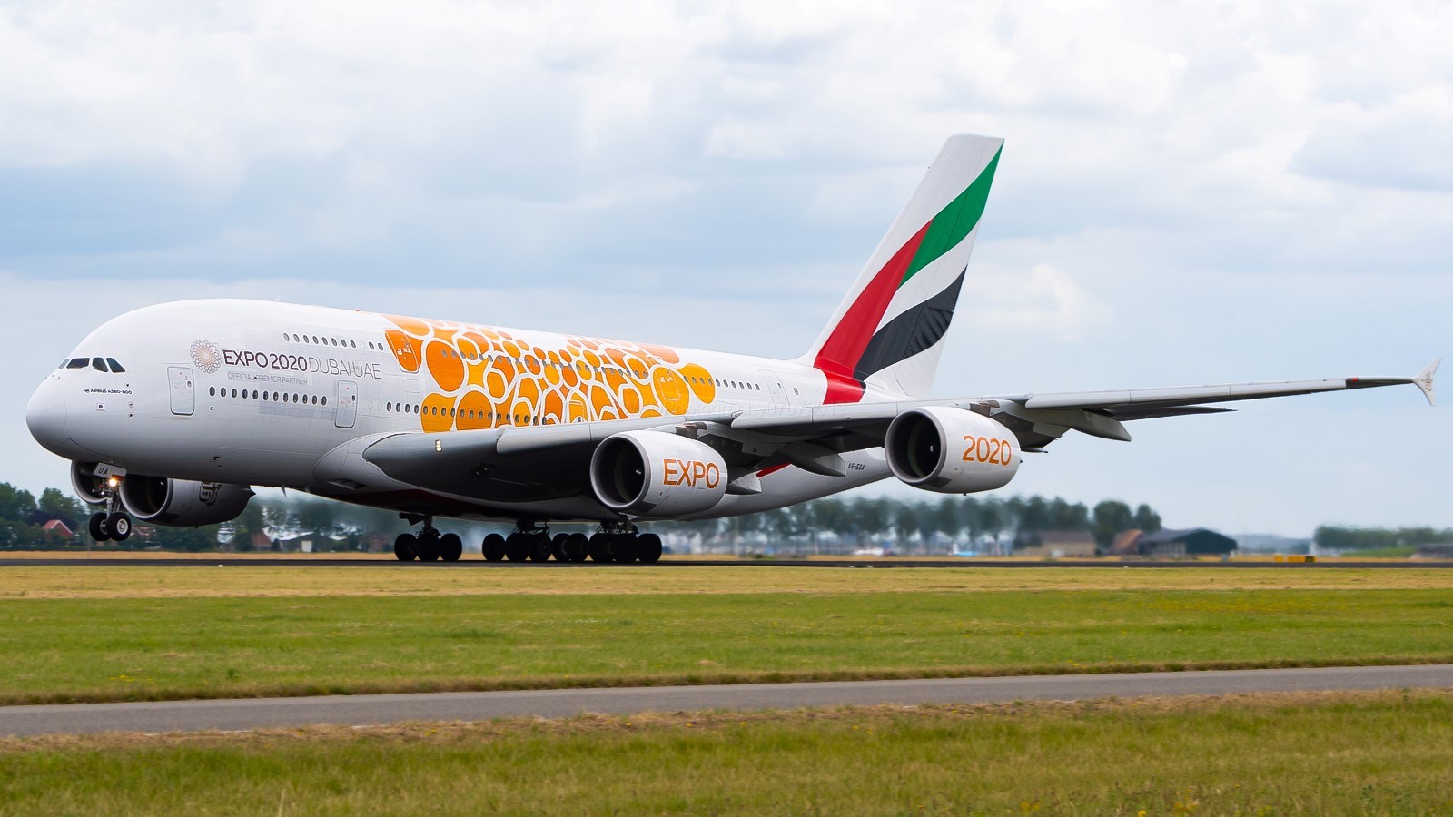 Emirates has just revealed a special Expo 2020 Dubai Livery on one