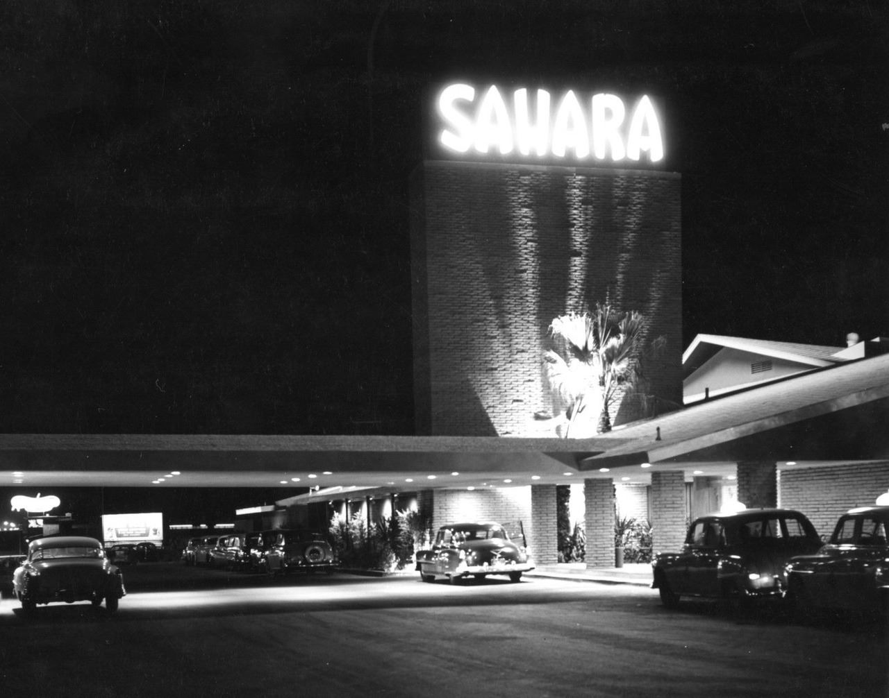 Sahara Hotel ghost and mob stories photo 1