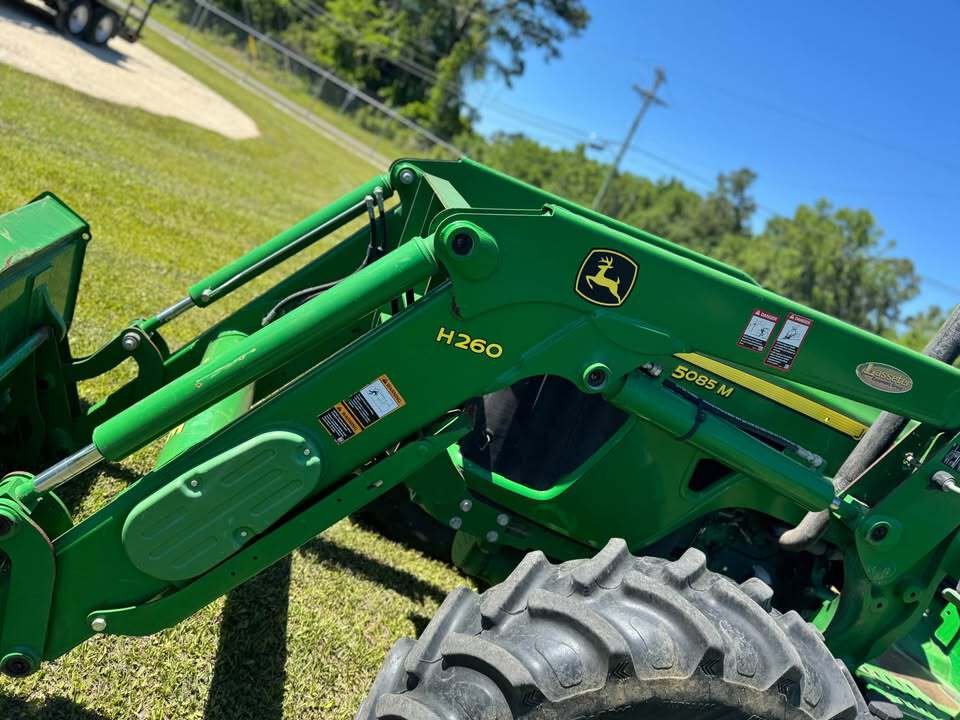 JOHN DEERE 5085M WITH H260 LOADER - Lawn Mowers - Mayo, Florida ...