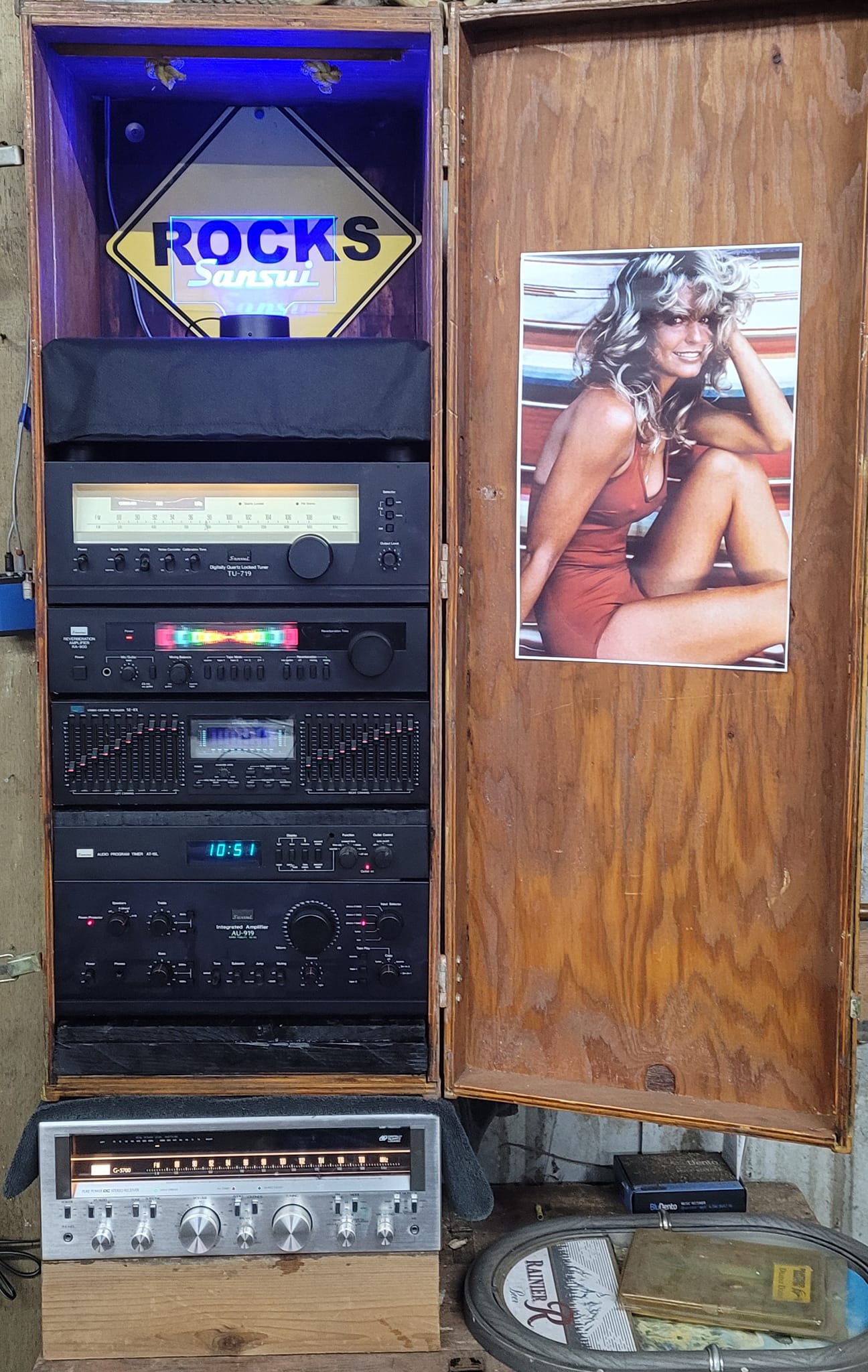 What type of speaker connectors fit a restored AU-519?