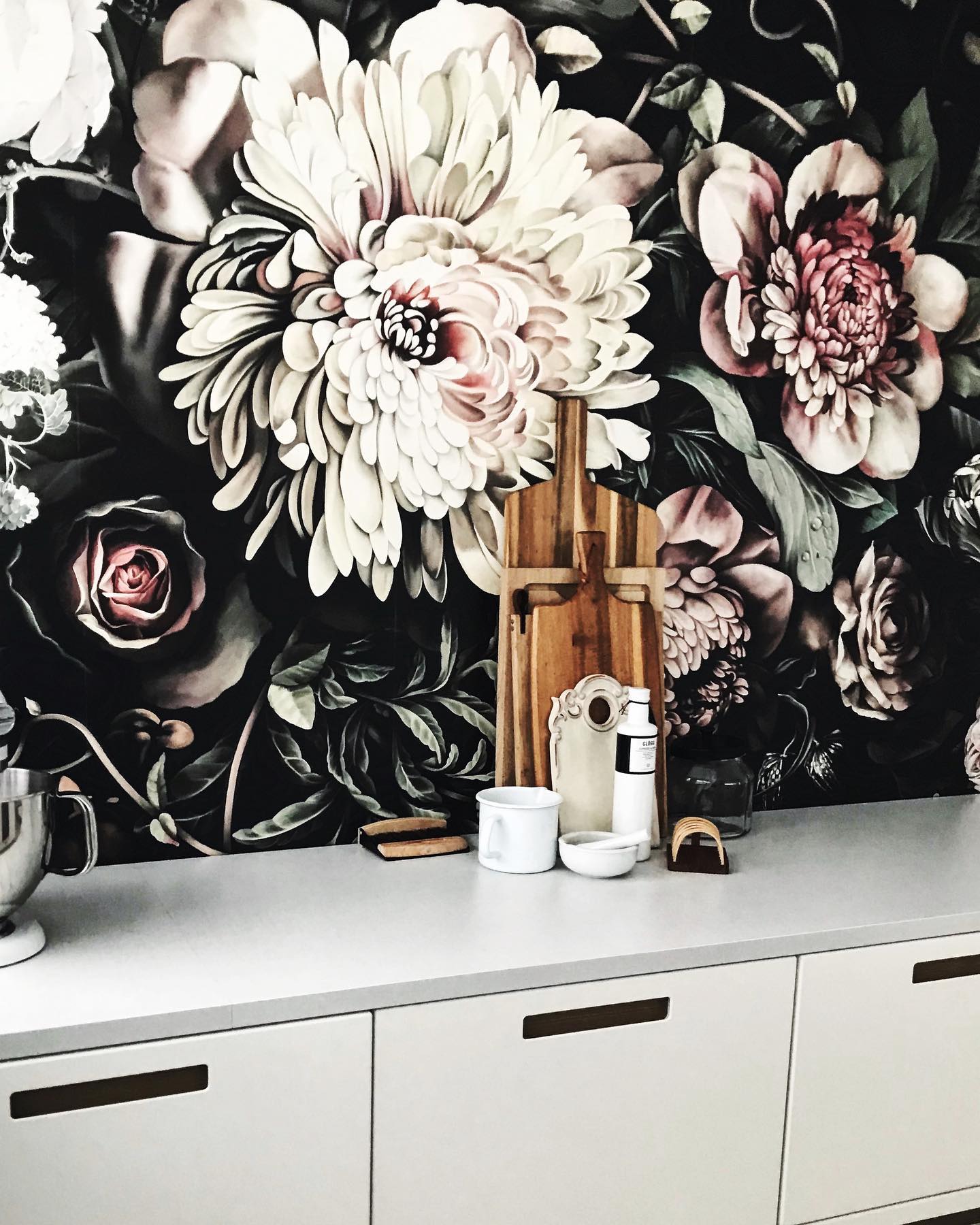 The high contrast between dark and... - Ellie Cashman Design