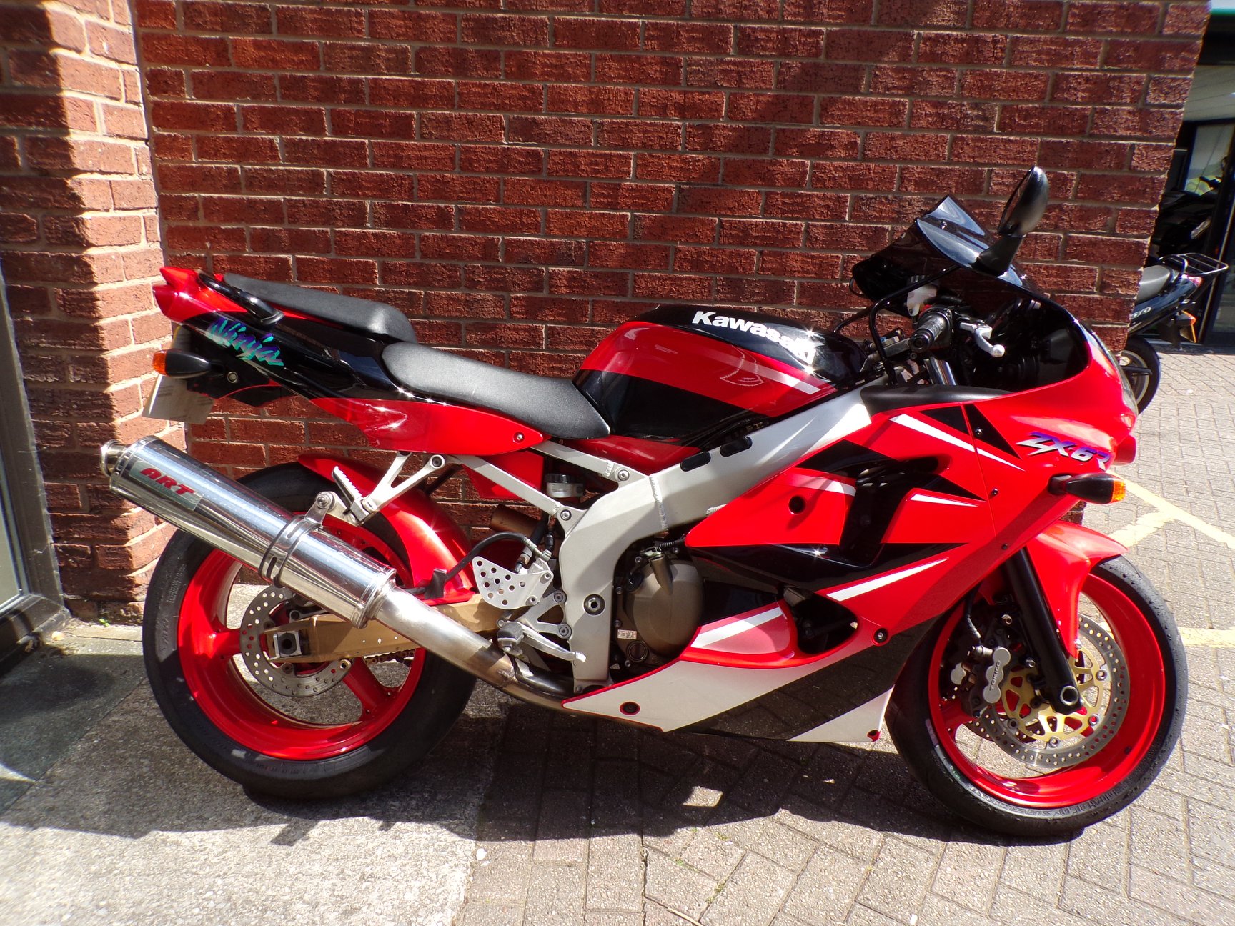 Check out this 1998 Kawasaki ZX-6R G1 ZX600 in good condition with