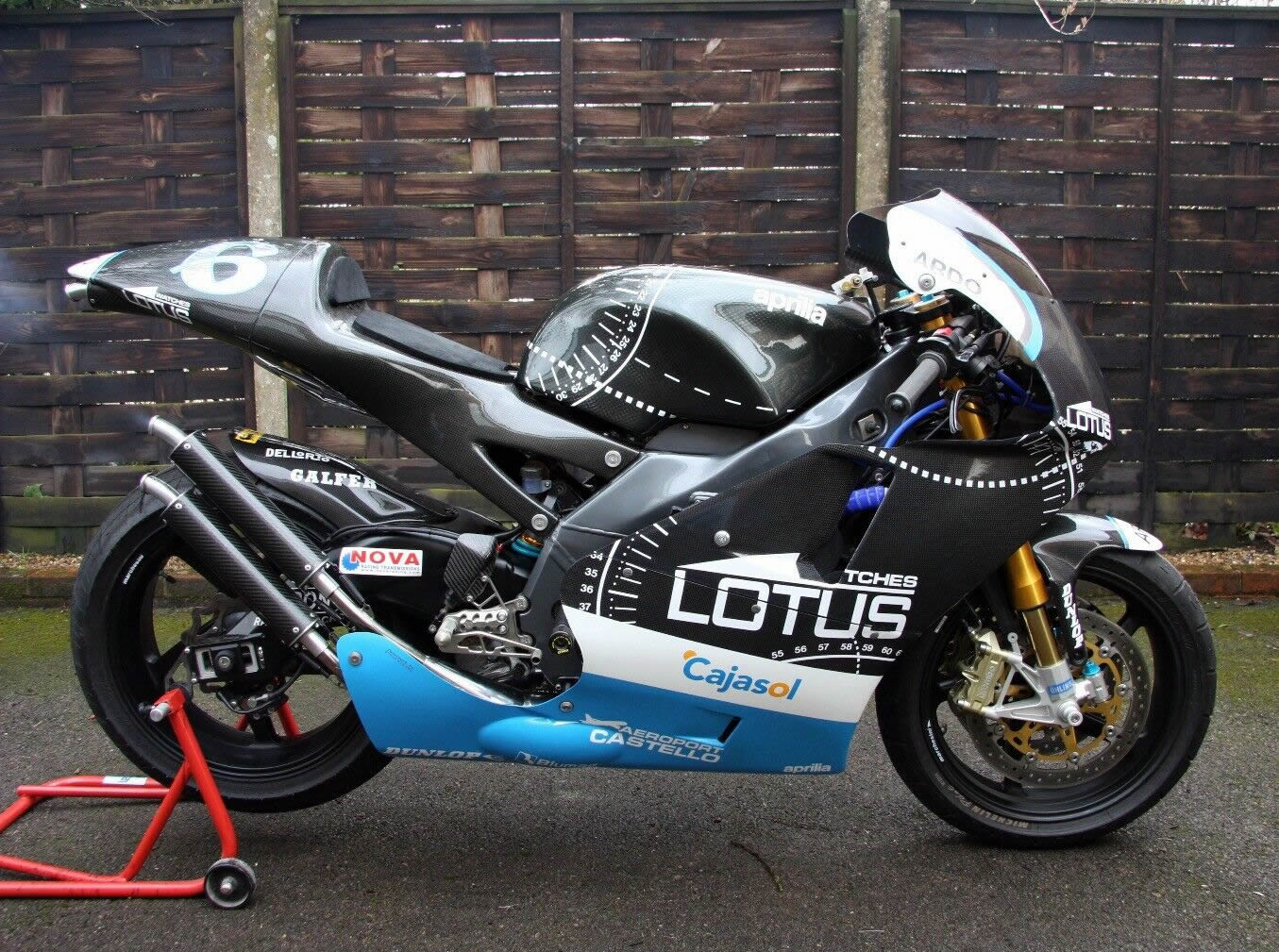 😲WOW! - Suzuki / Aprilia RG500 / RGV 570 Special. Can't describe