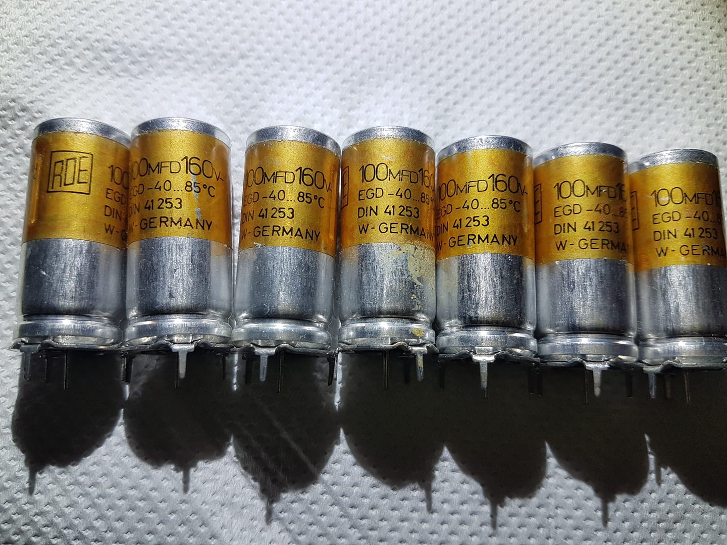 First Popular Electronics - roe 100uf 160 v Capa audiograde จาก germany ...