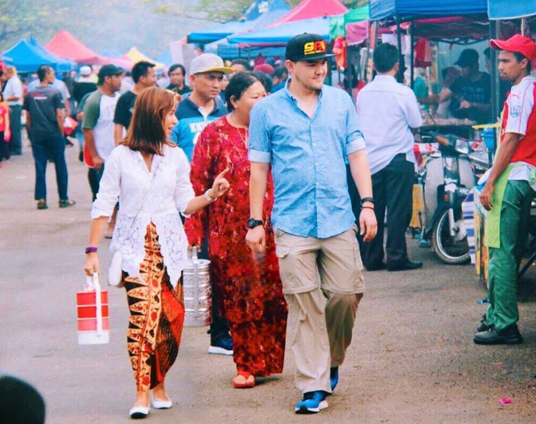 Selangor Royal Family Goes Plastic Free At Ramadan Bazaar Wins Hearts On Social Media Life Malay Mail