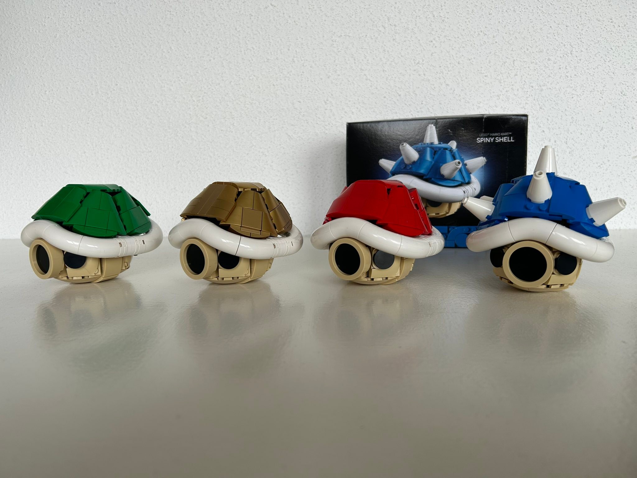 LAST TIME I POST A PHOTO OF THE SPINY SHELL IN 3 COLORS AND PEOPLE 