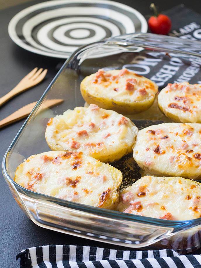 PATATE RIPIENE AL FORNO CON PROSCIUTTO E FORMAGGIO | PATATE RIPIENE AL ...