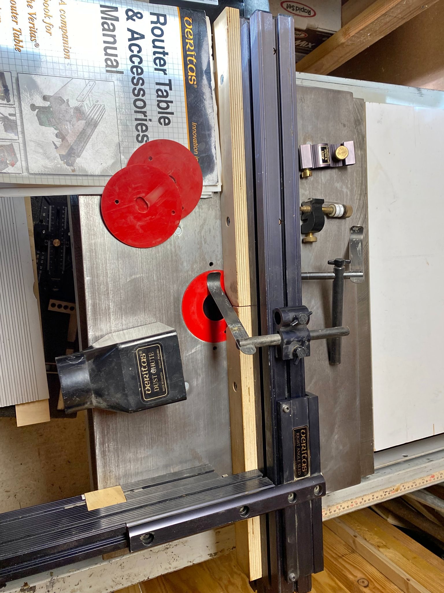 Veritas Router Table w heavy metal top, fence system, and accessories ...