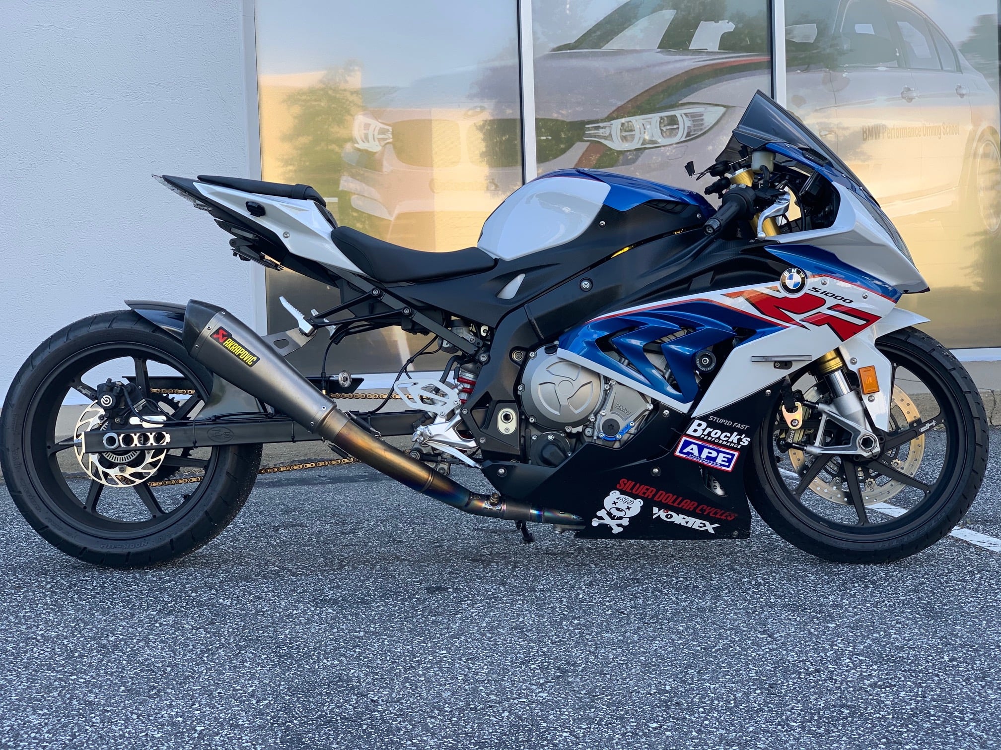 LP リスト Stolen 2018 BMW S1000RR motorcycle in Inman area