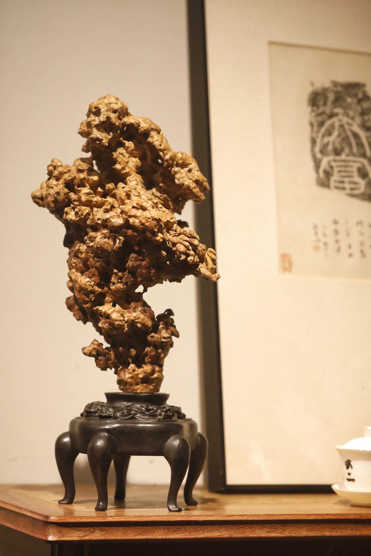 老山檀香｜仿太湖石·摆件整料手工雕琢，复刻太湖石玲珑通透的样貌