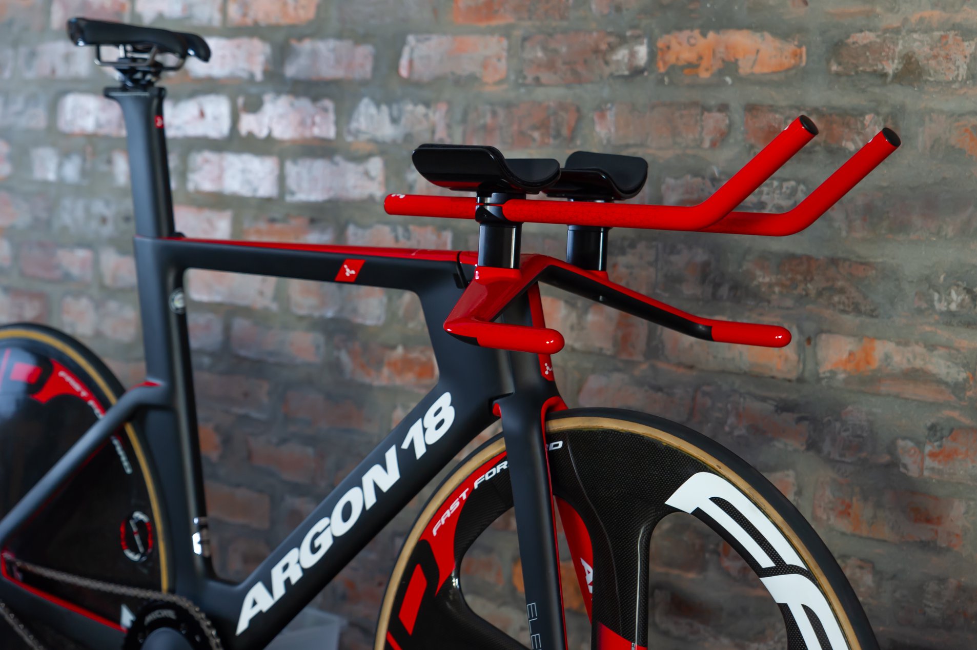 The Altias Argon18 cockpit. A balance between modularity and 