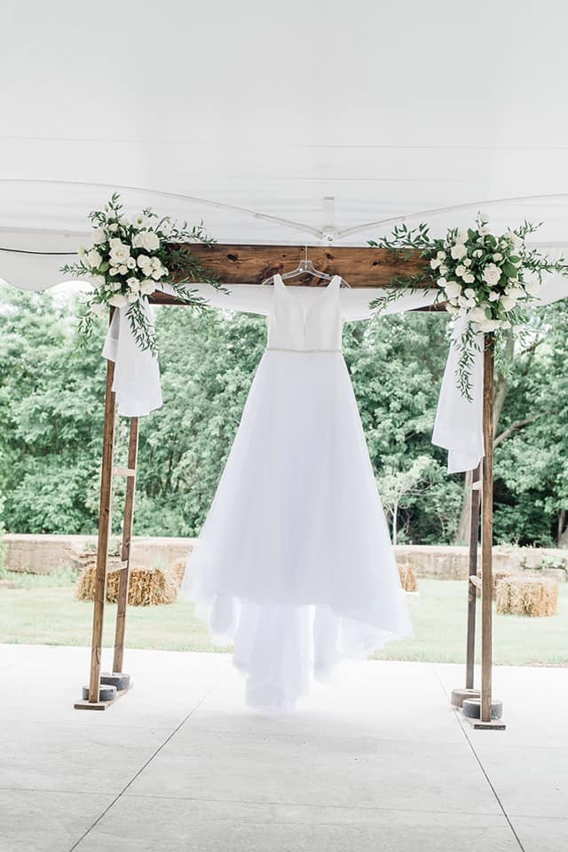 J. Blu Design - A beautiful summer wedding at The Barn III... | Facebook