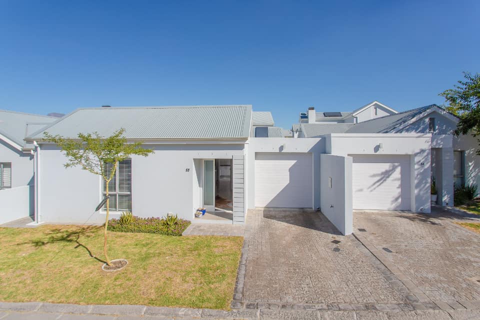 FOR SALE Sole Mandate R 2,... - Properties R Us, Winelands