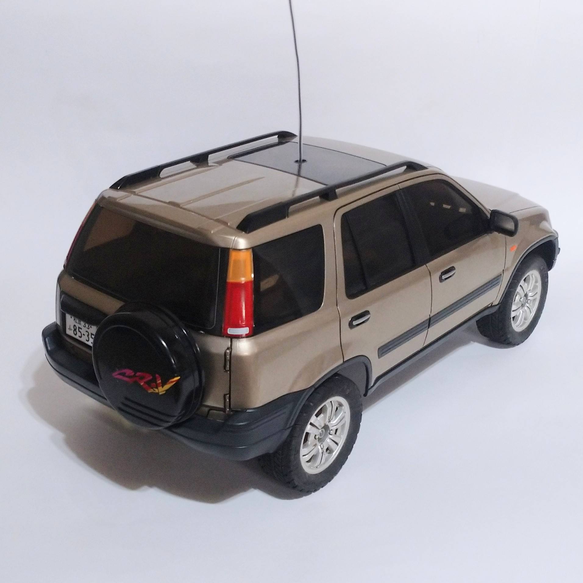 タミヤ1/10ホンダCR-Vの再塗装が完了しました。 目が効けば1/24の