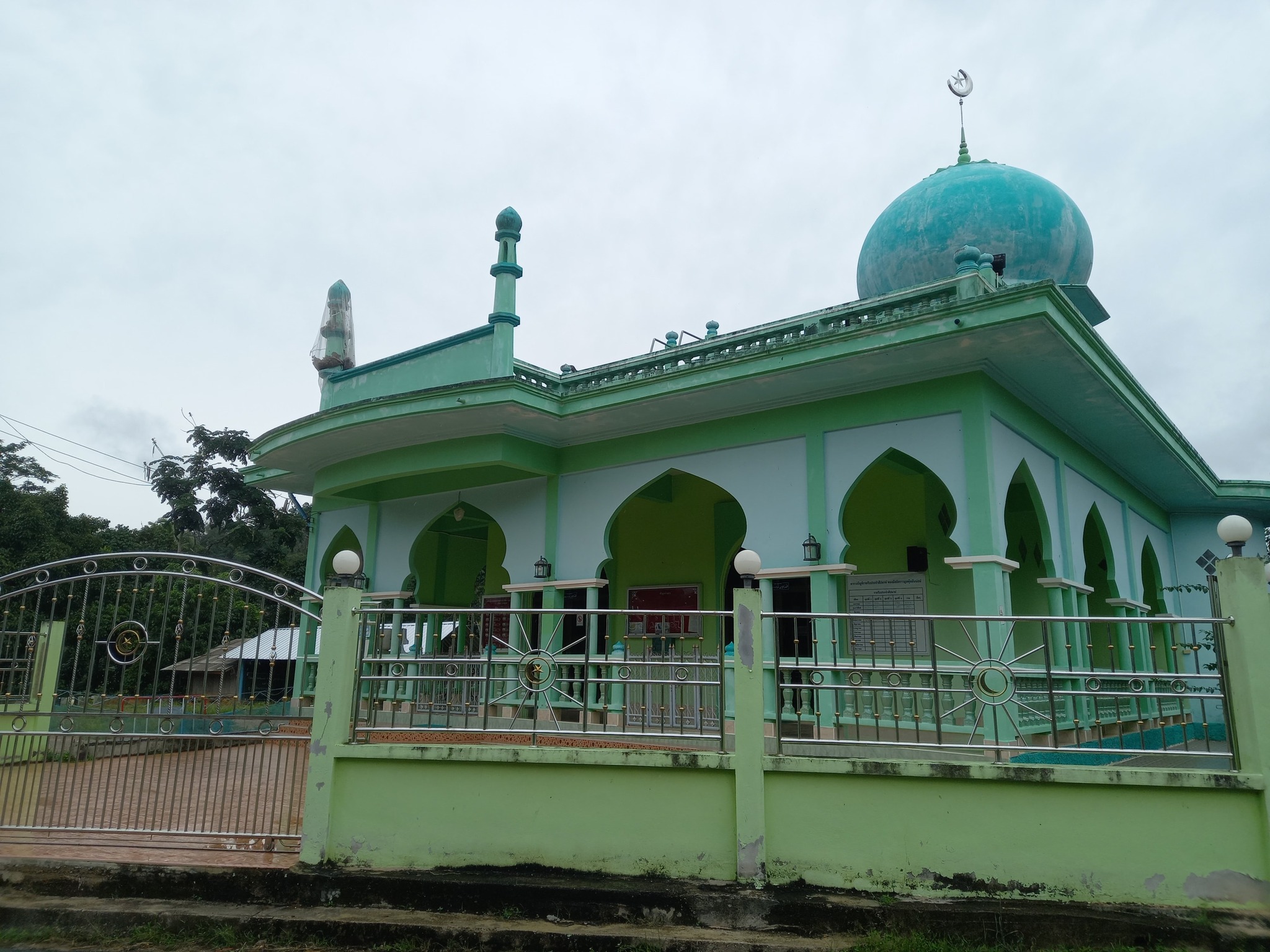 มัสยิดและมูซอลลา Masjid & Musolla