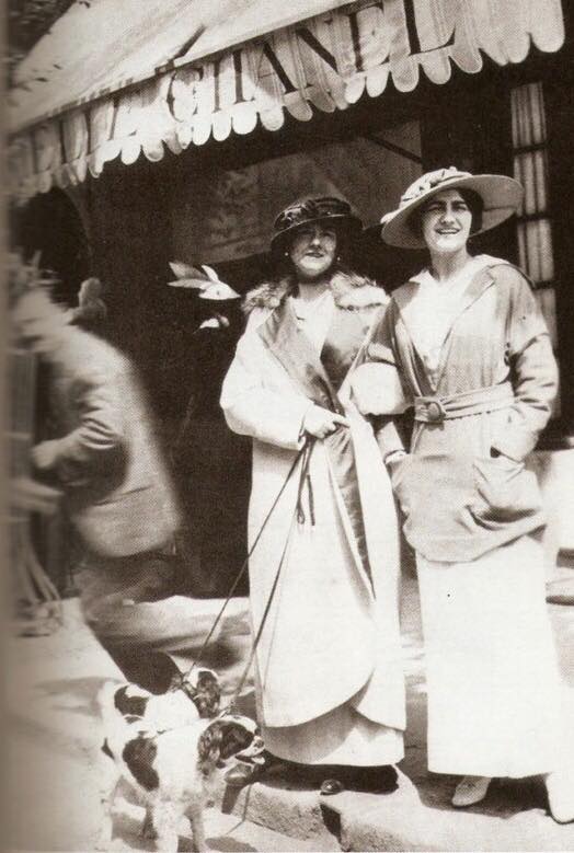 Gabrielle #Chanel ( = Coco Chanel ) with her aunt Adrienne in 1913