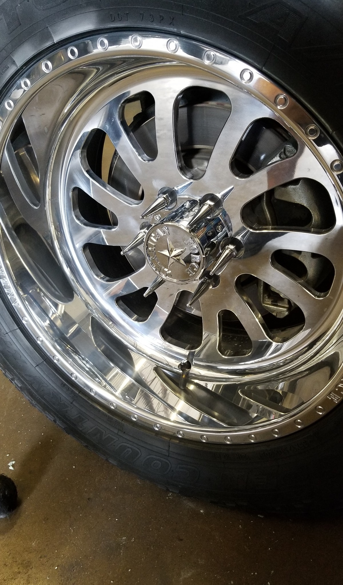 Curb rash repaired and... - Quality One Wheels & Coatings