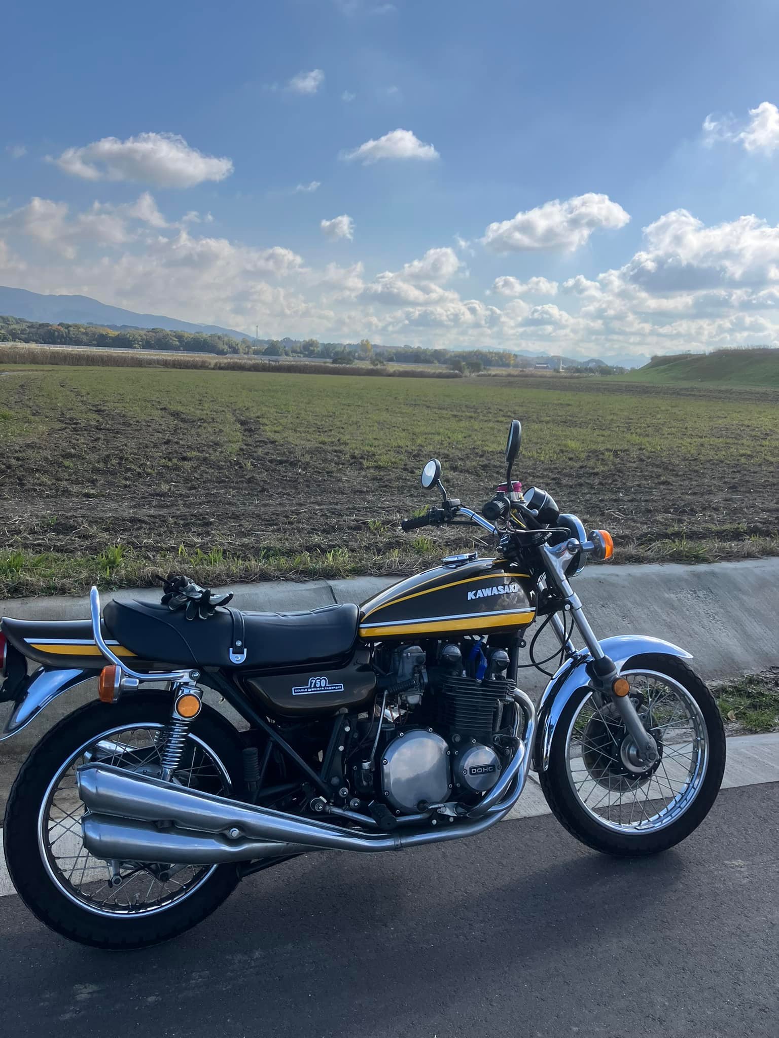 50年後のZに乗ってみたくなり2025年式Z900RS SEを購入 外装は50th