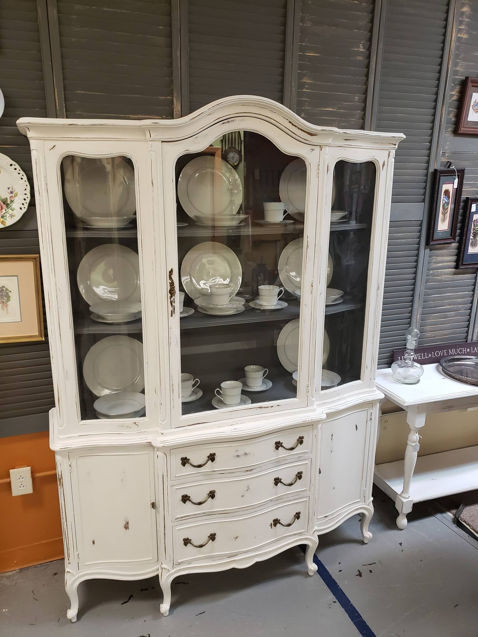 Susan's Refinished Furniture