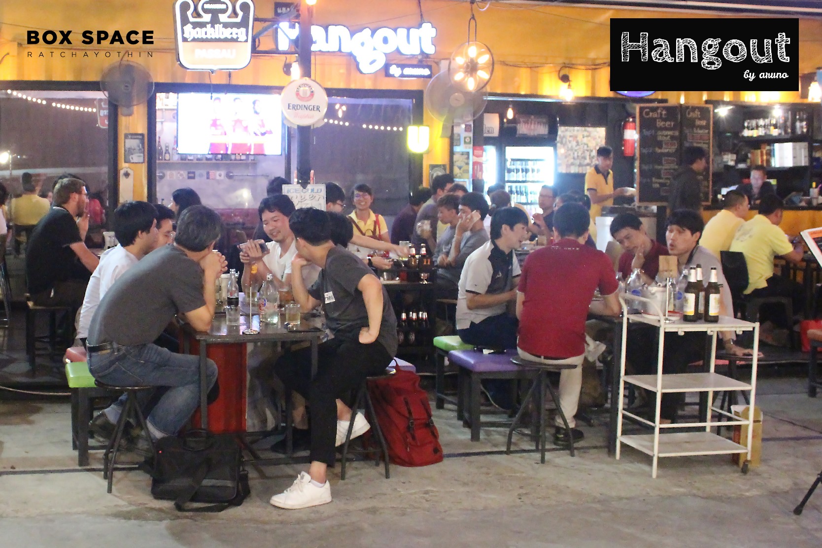 วันศุกร์เรามีนัด ที่ Hangout... - BOX SPACE Ratchayothin | Facebook