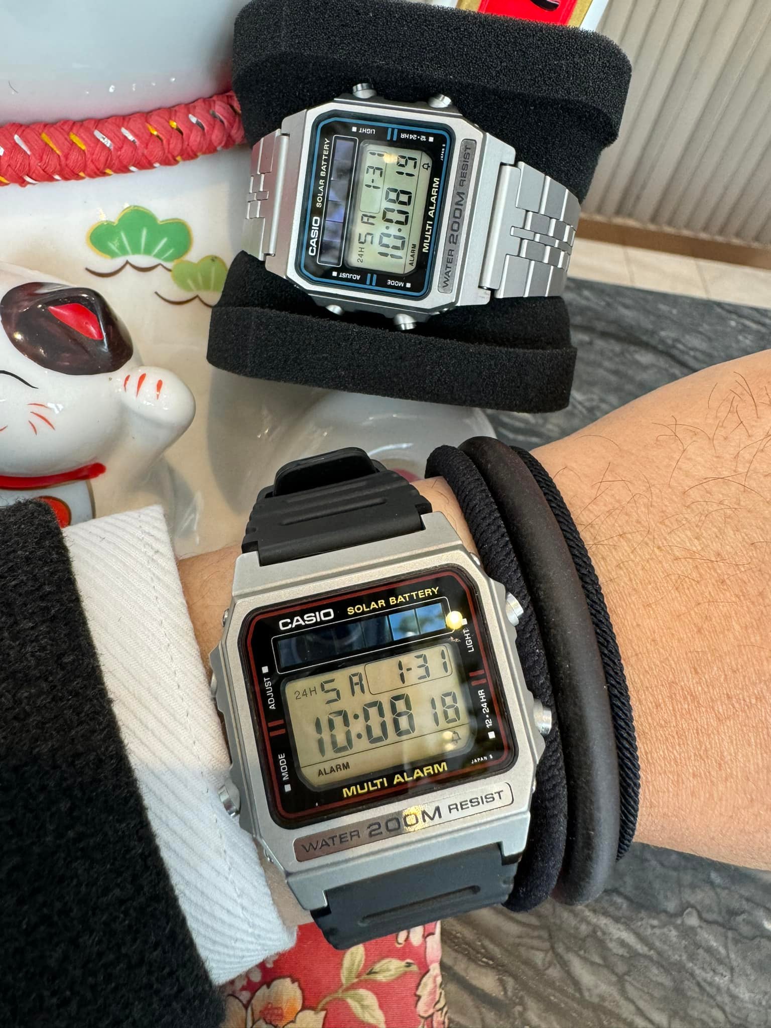 casio dw2000 Red and blue. Which one do you like?