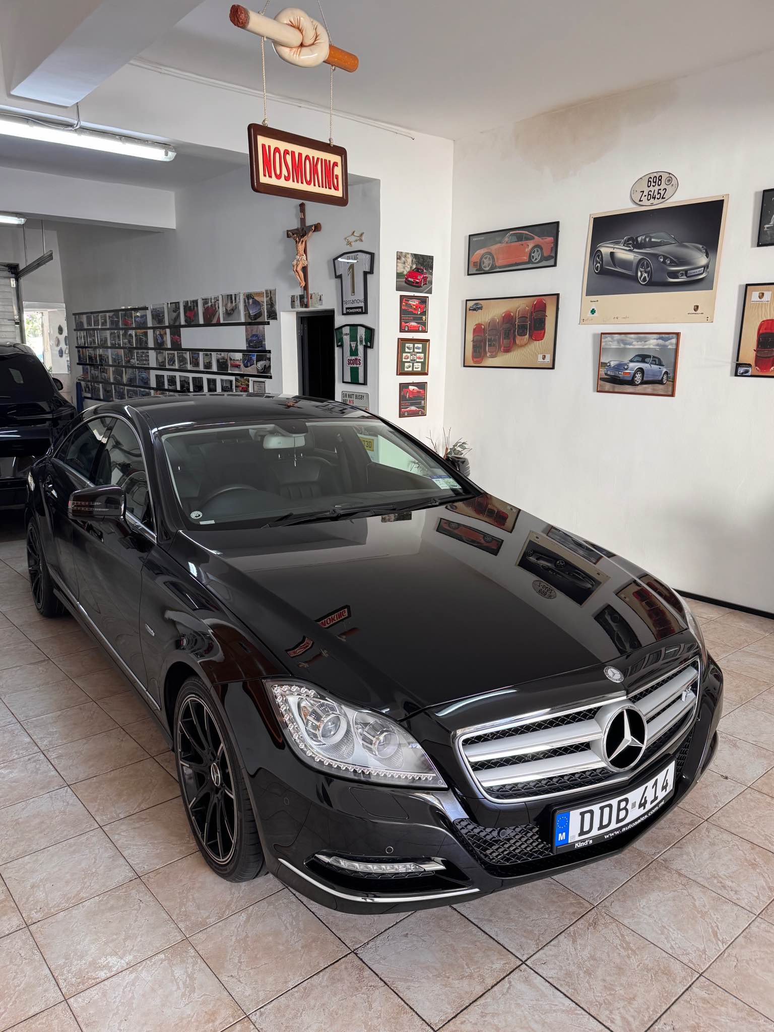 Immaculate condition Full leather interior Electric seats 45k