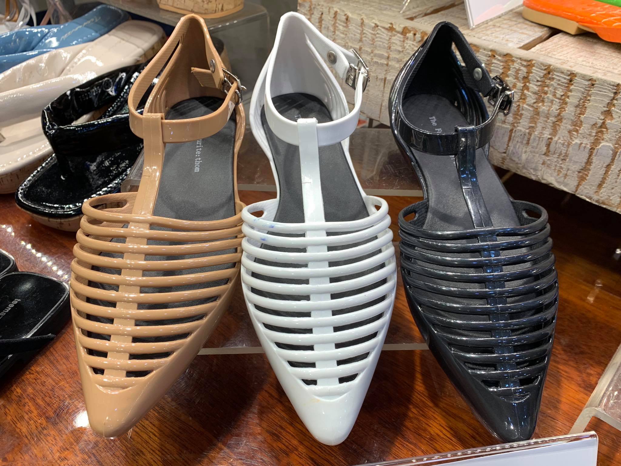 Loop - 🇰🇷S/S footwear pre-order📦 包順豐 預訂約10日左右 #新貨停不了🤩😍🤩😍... | Facebook