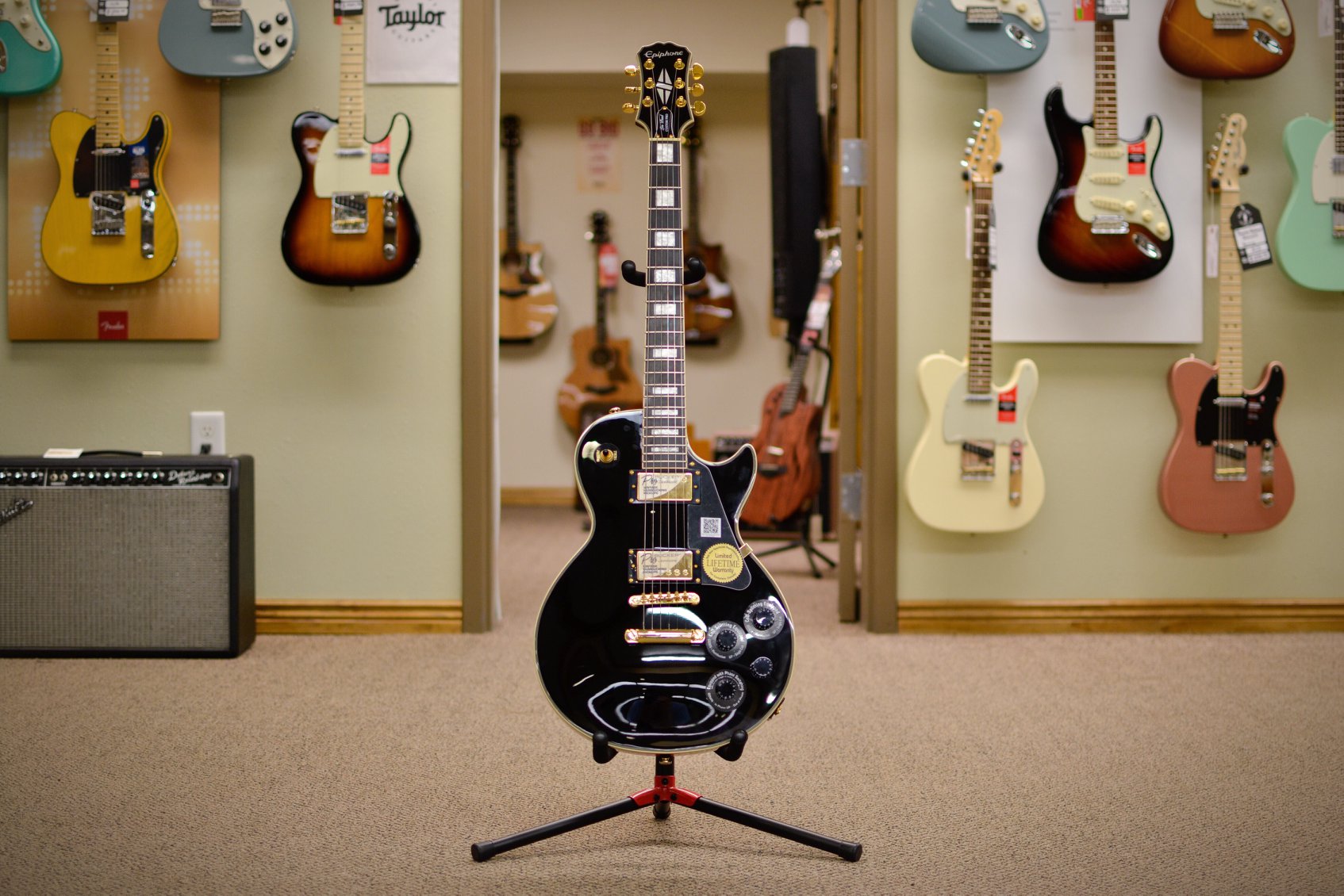 Epiphone Les Paul Custom Pro Koa guitar features