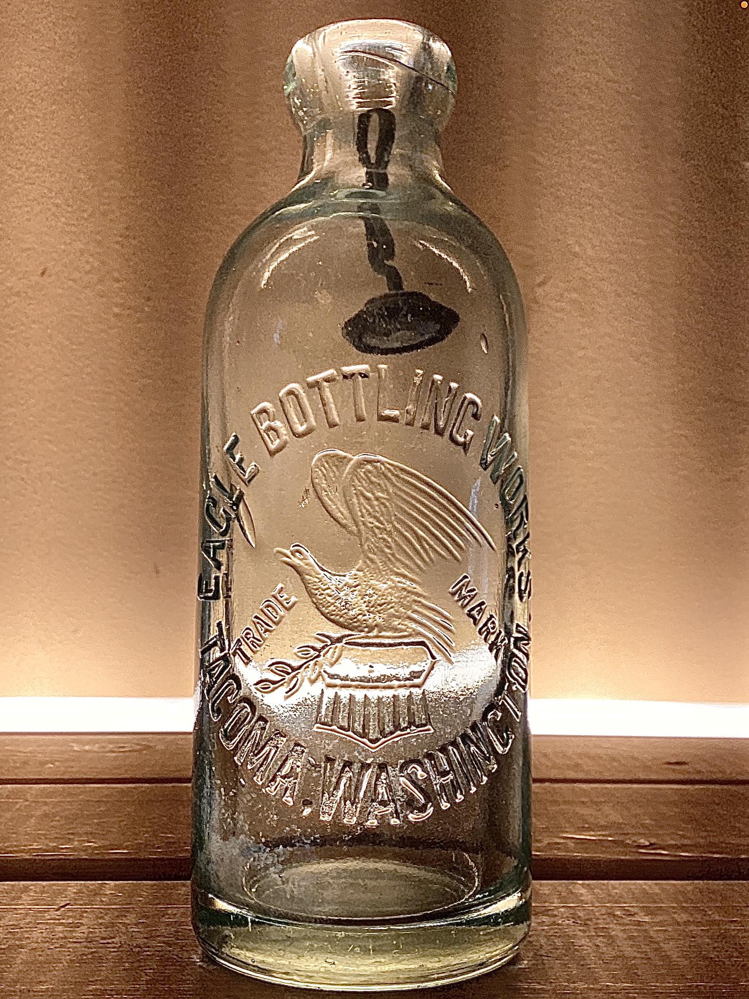 Hutchinson bottle from 1880s with unique stopper