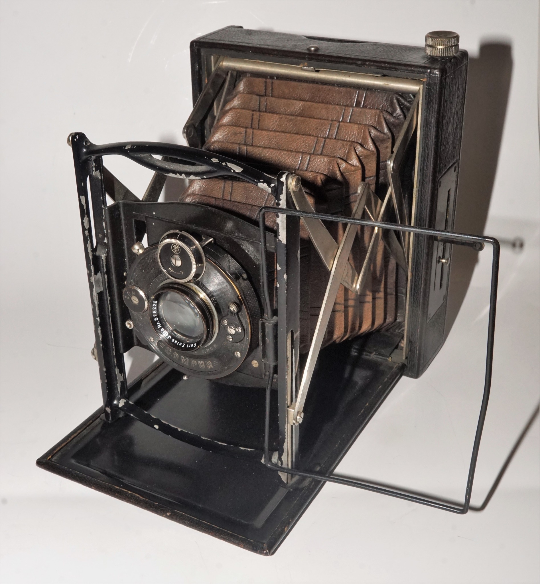 National optical trinol anastigmat lens on leica camera