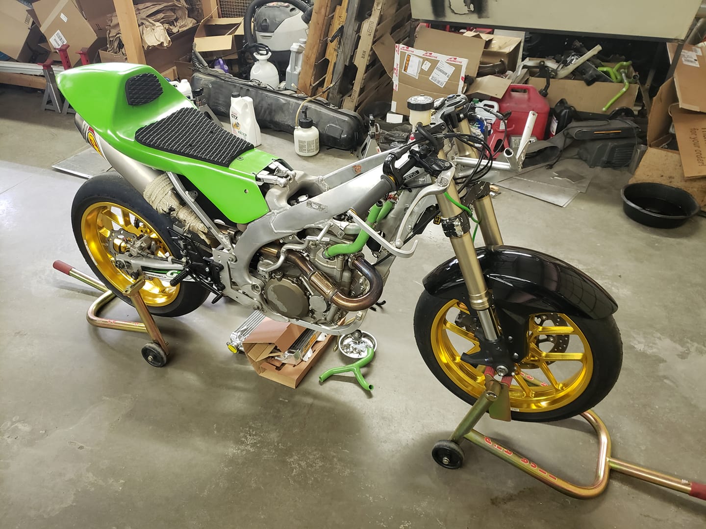 miniMOTO TYPE クロスファイヤー　サビ加工　エイジング カスタム Lots of red and white going on here with the Thor gear matching