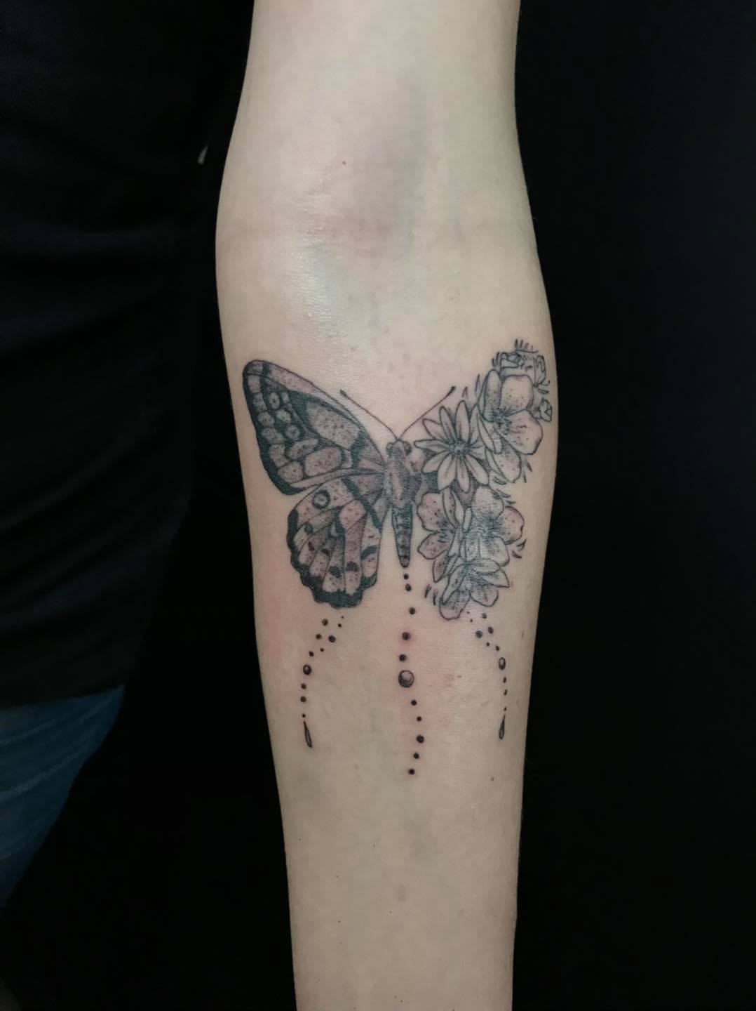 Red Riot Ink - Los tatuajes de mariposas son un símbolo de...