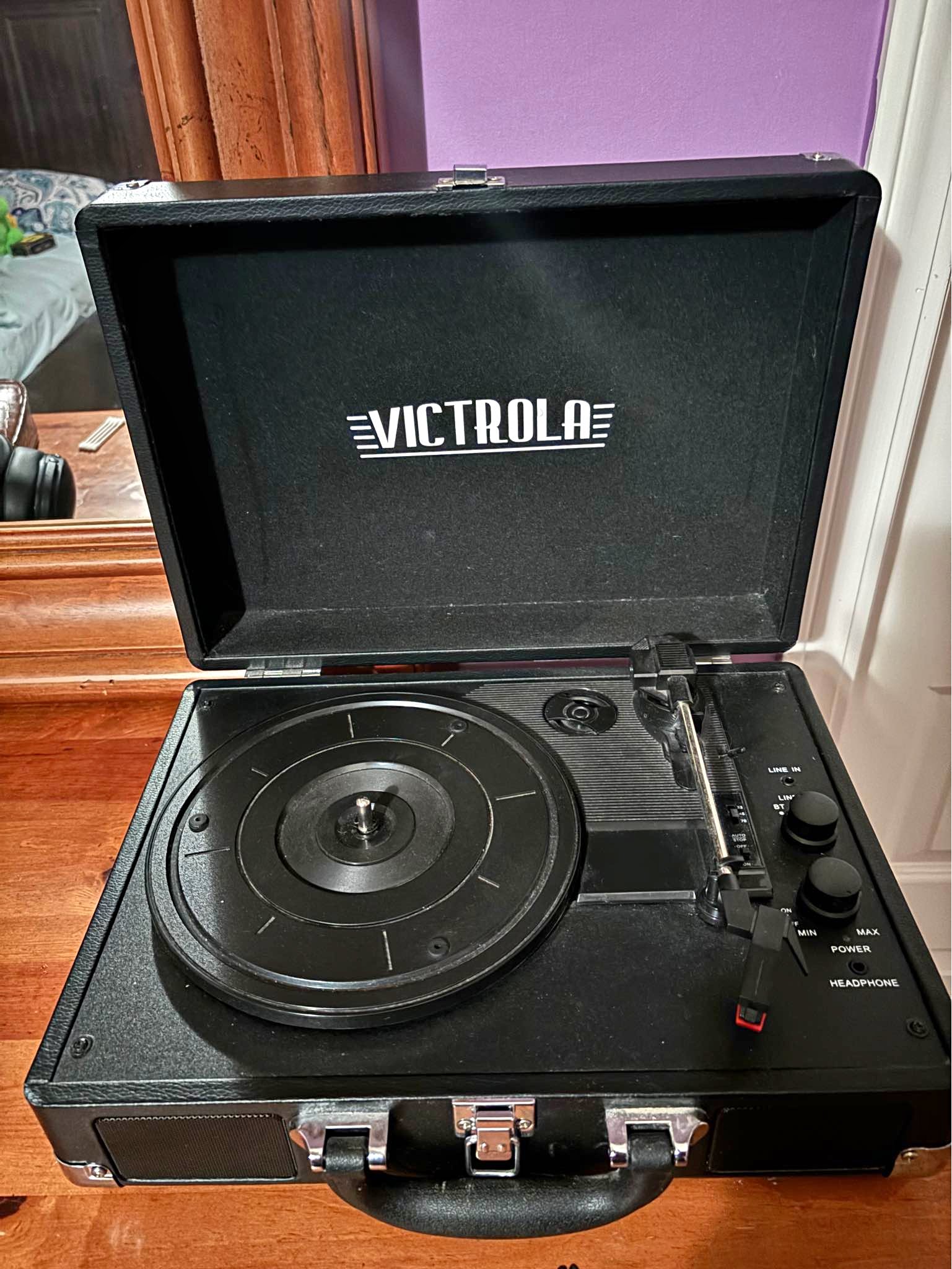 Used vinyl record player - Music - Dacula, Georgia | Facebook ...