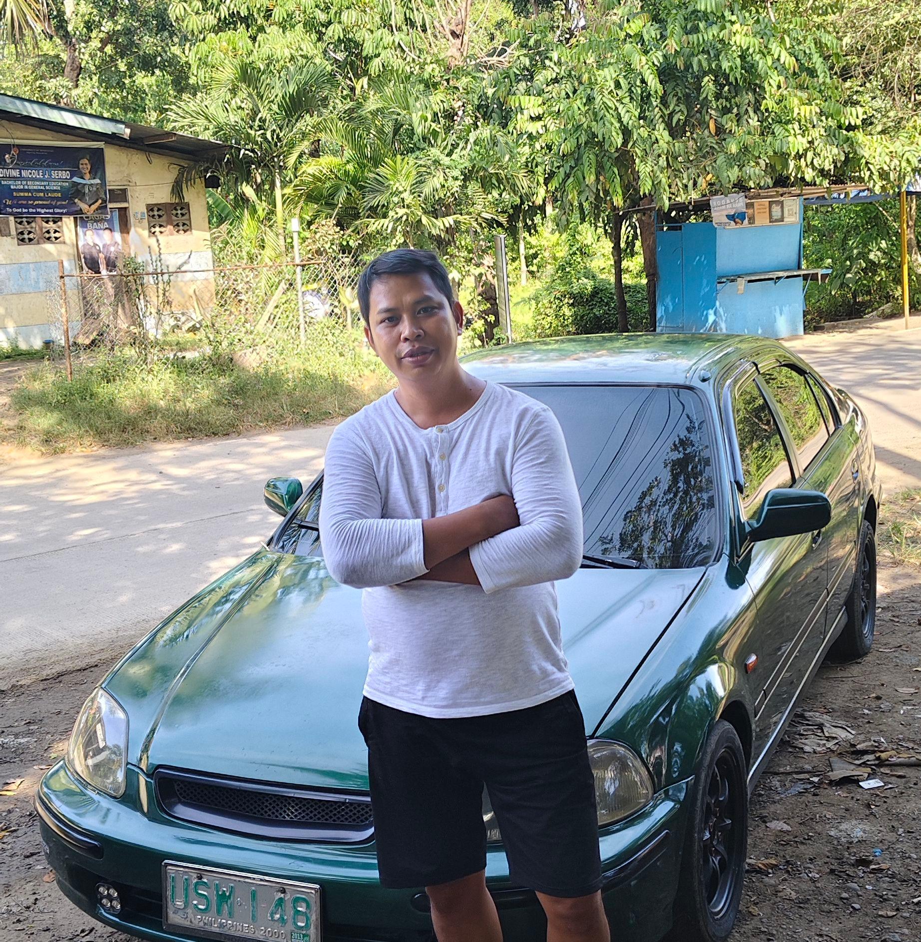 Dexter R Reyes