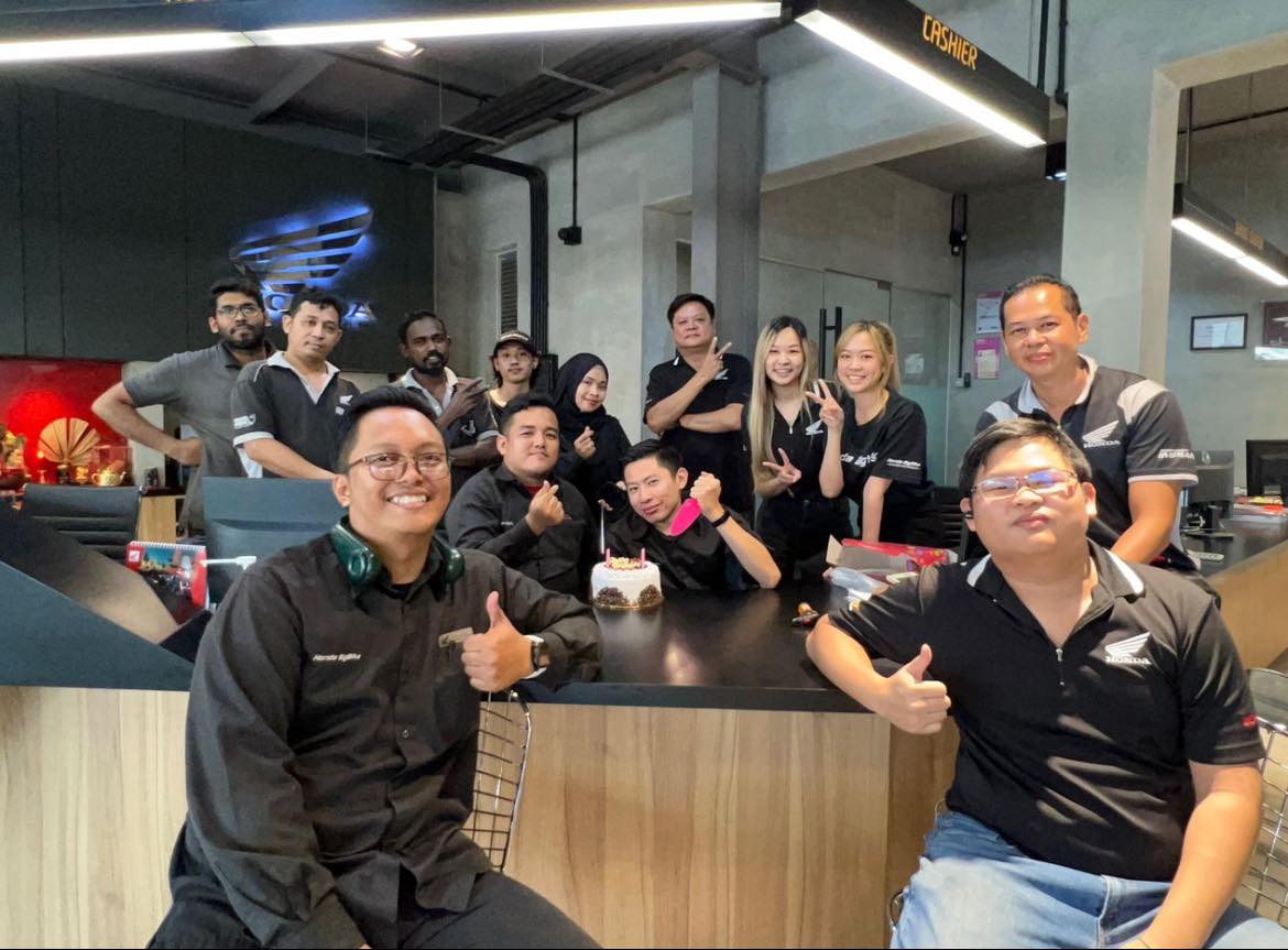 Happy Birthday to both of... Honda BigWing Petaling Jaya Facebook