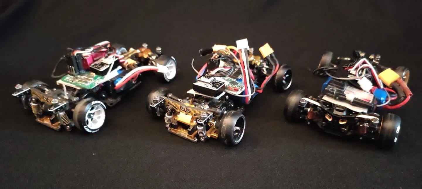 What kits can upgrade a 1/28 Atomic DRZ V2 chassis to 1/24 scale