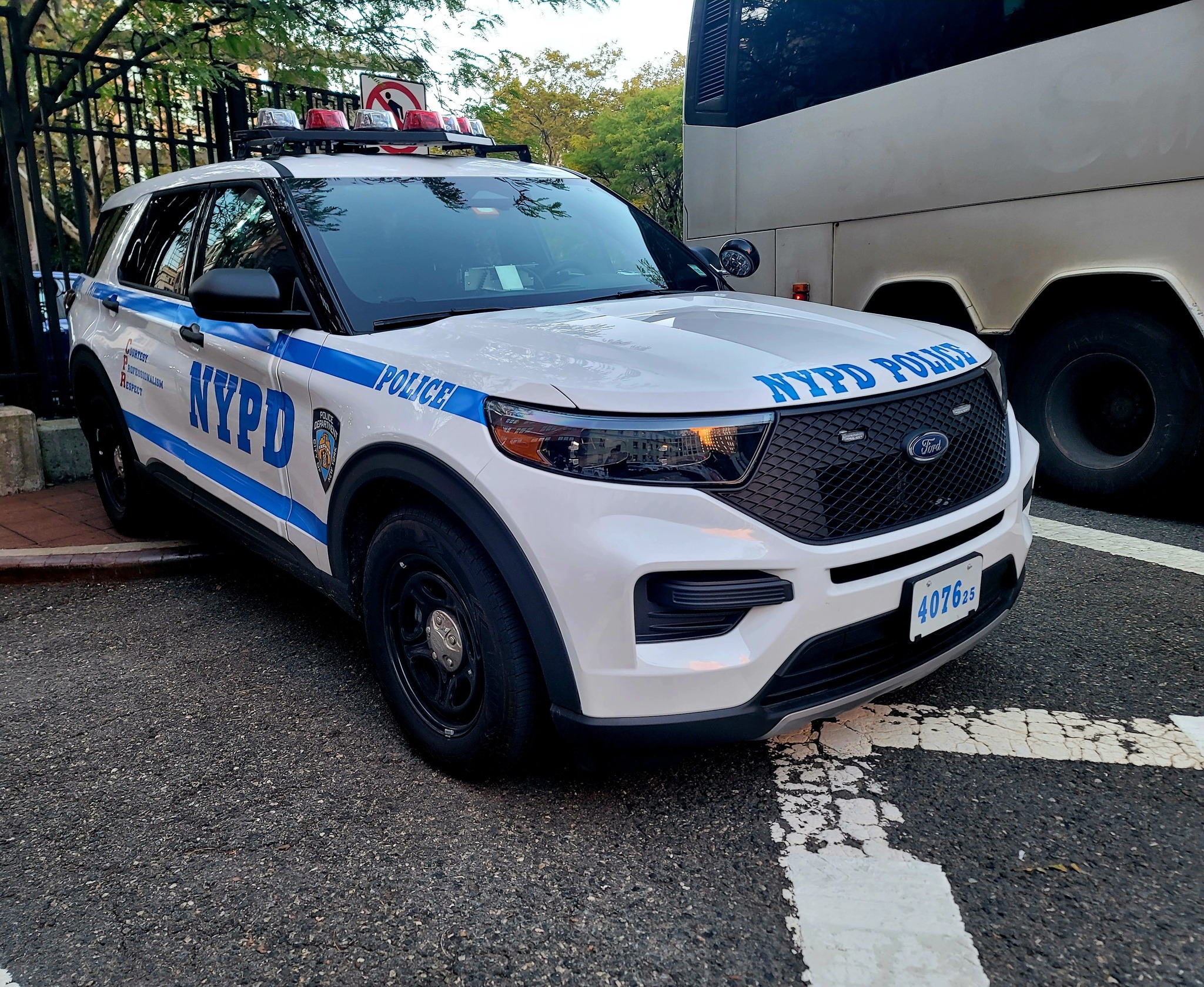 NYPD 1st Precient 2025 Ford Explorer ည်သလ်မု สสรา NYPD