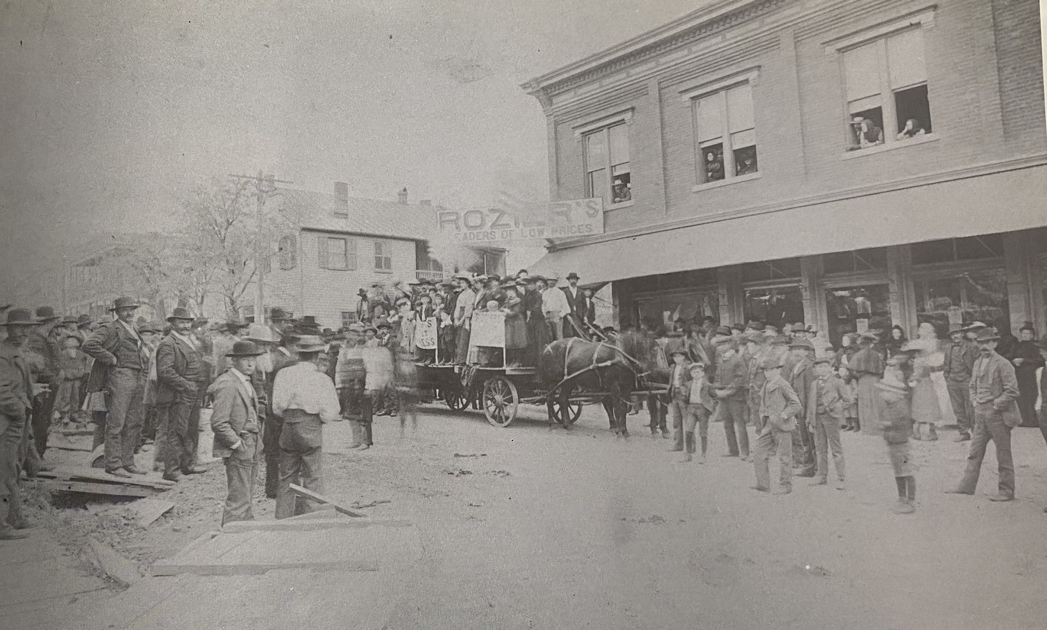 What is the history of Roszell's Ice Cream Company in Peoria?