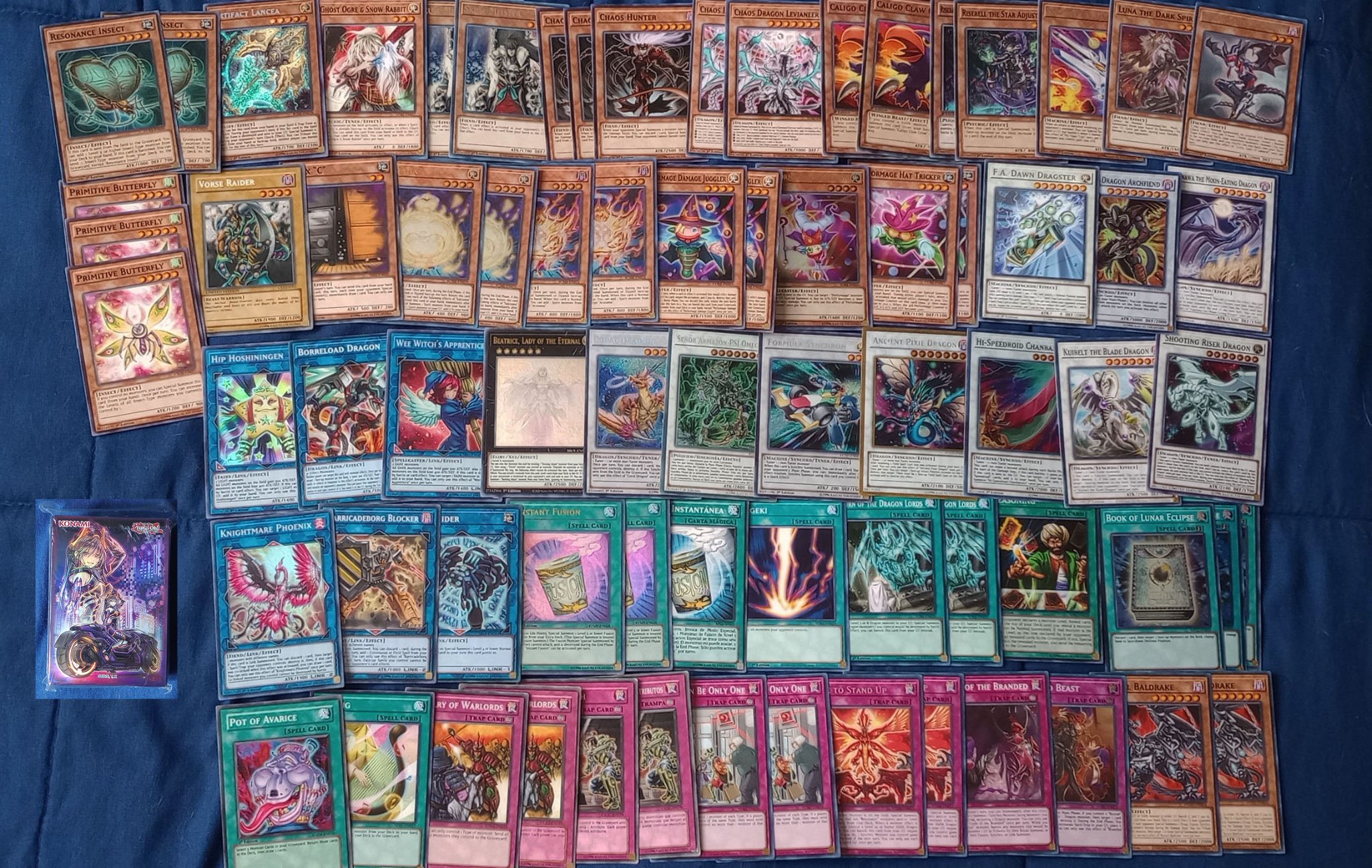 Yugioh Argentina ♥ | Deck Zombie world foil con 45 folios negros | Facebook