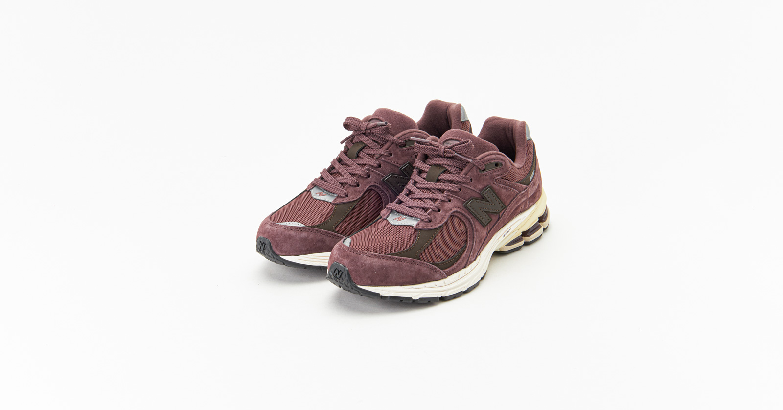 Now online: New Balance M2002RCD Dark Grape Shoplink: https://snkr 
