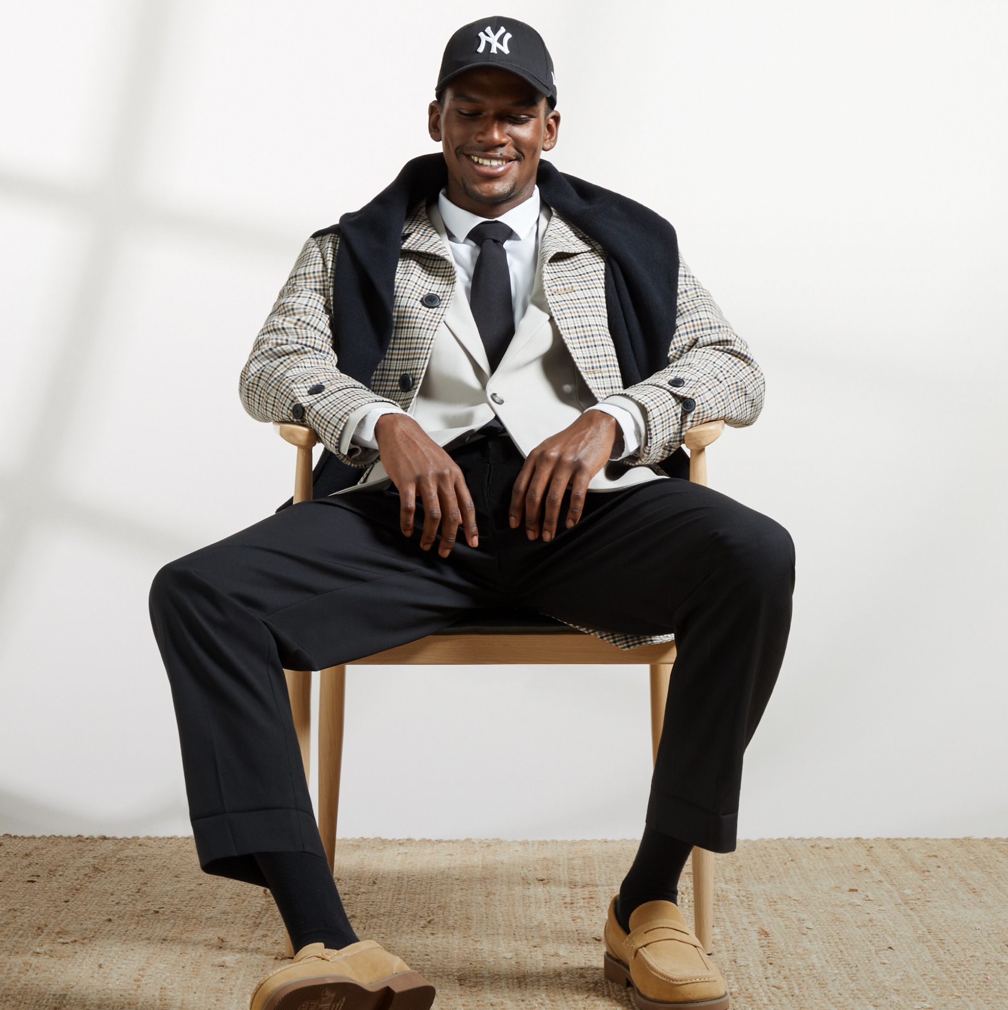 how to dress dapper casual Be like a don 🧢👌🏽 Your search for smart style inspo ends here. With high-low dressing, you can mix your tailored pieces with a cap for a touch. Swipe kylee Can You Wear Brown Smart casual winter outfits Size:43W / 5XL / 60 EUR