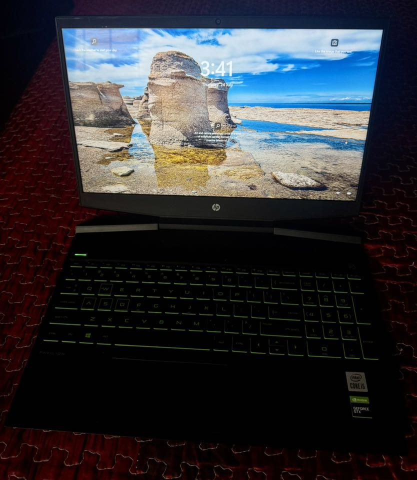 HP Pavilion Gaming Laptop 15 dk1xxx -> no issues -> no scratches