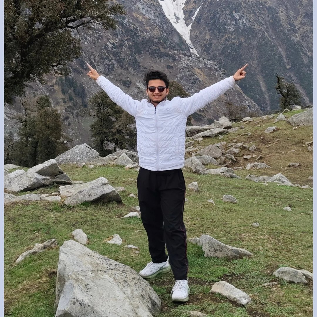 Sala kon saap 🐍 hai kon nevla yhi pata ni chalta 🥲😂 . . #instagood # ...