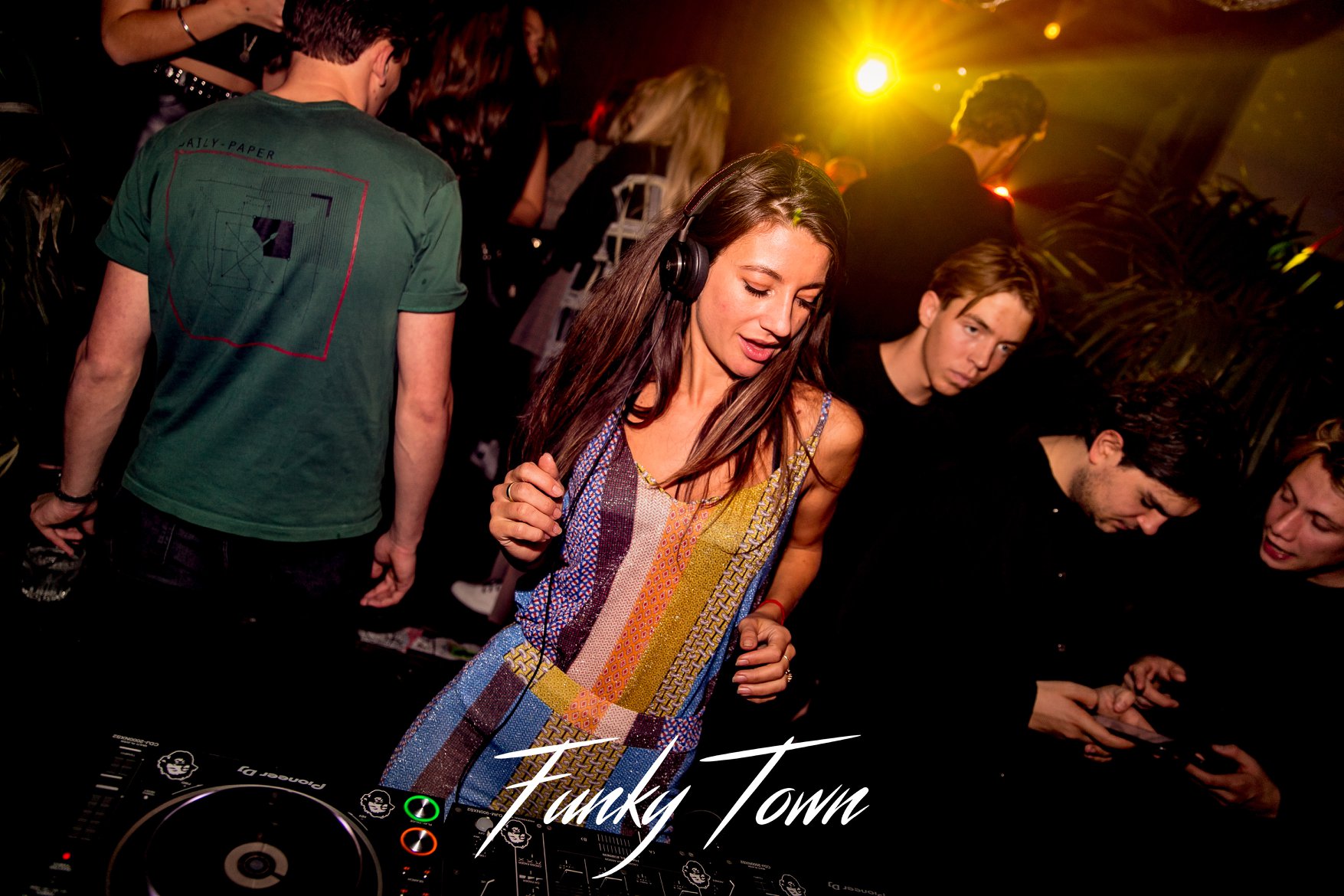 Funky Town - Over iets meer dan een weekje staan we weer...