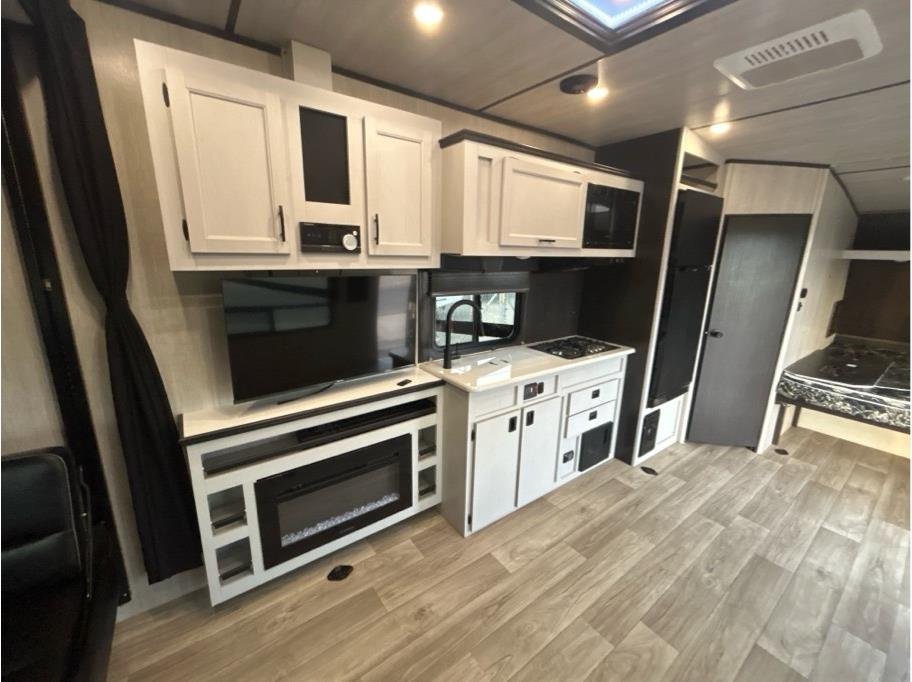 2025 Genesis Supreme Ragen 2215SSXL - RVs & Campers - Madera ...