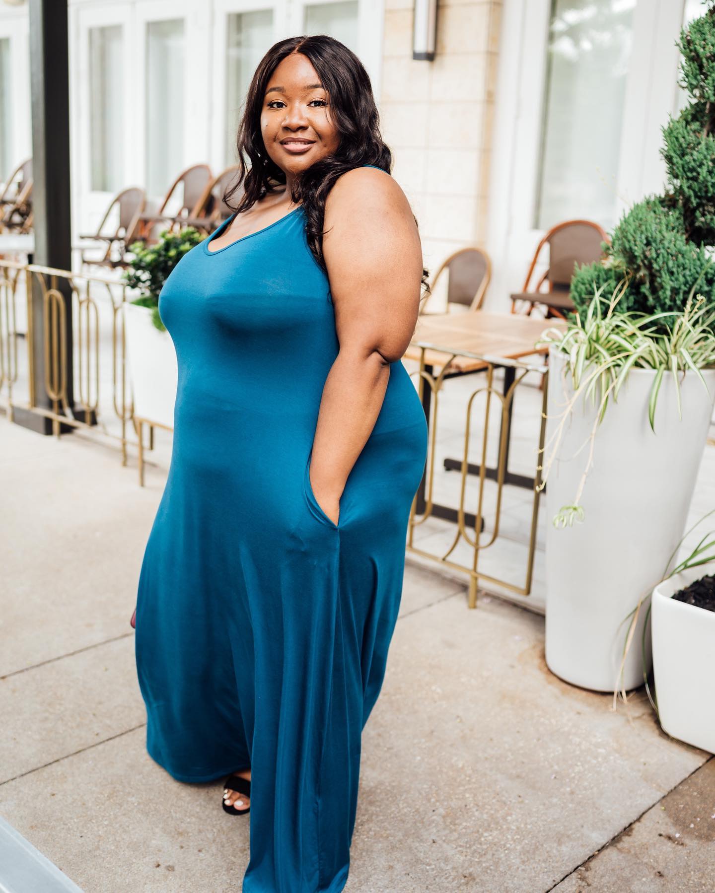 Are you team dress? 👗 the perfect plus size sundress for a cruise- vacation? True to size! Dress, my fav strapless bra & chin rub 🔗 in my Amazon storefront and comment