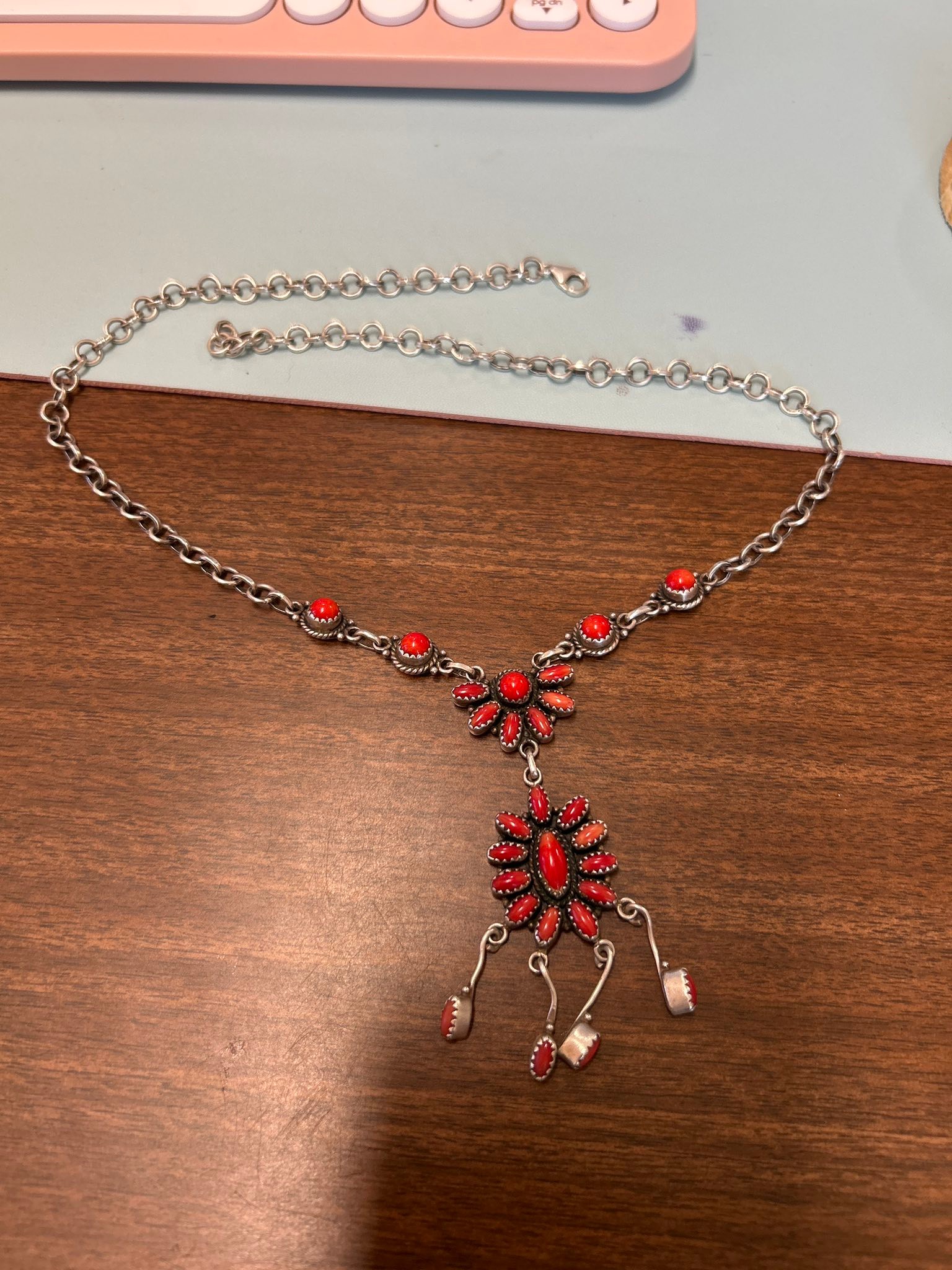 Is this unsigned coral necklace a Zuni Bill and Lou Lucinda Laweka 
