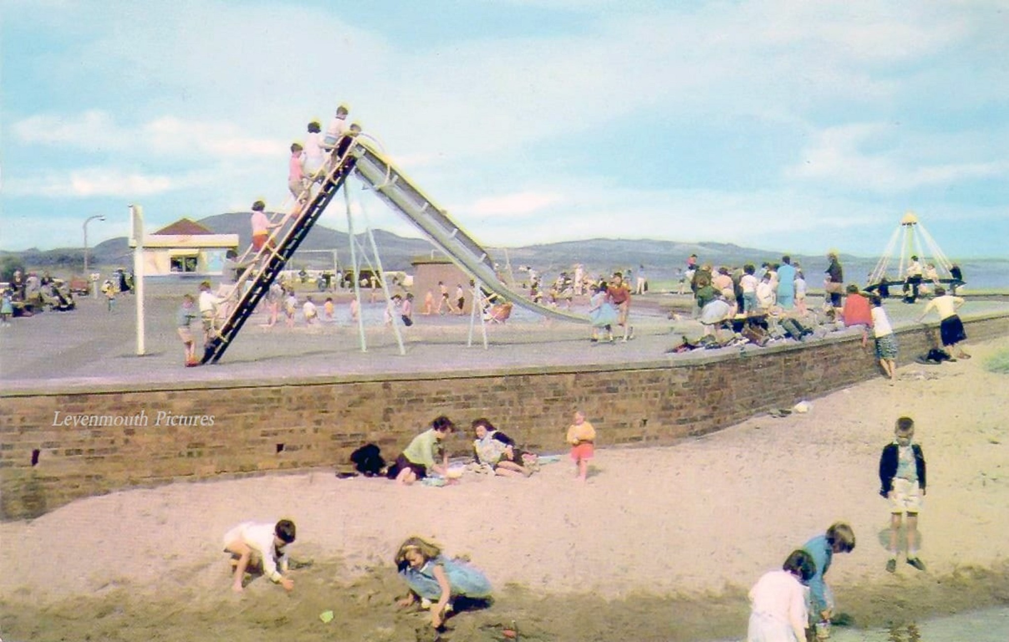 Levenmouth - The play park at the paddling pool Leven Promenade who ...