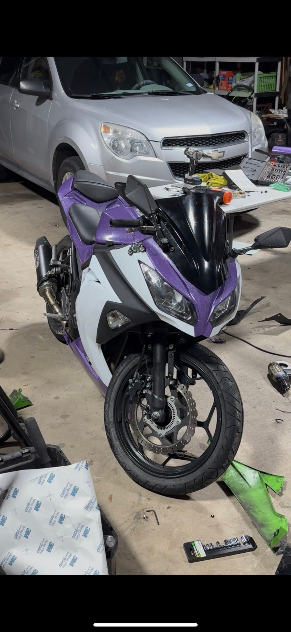 BE ON THE LOOK OUT! This blue Kawasaki Ninja ZX10R 2007 motorcycle