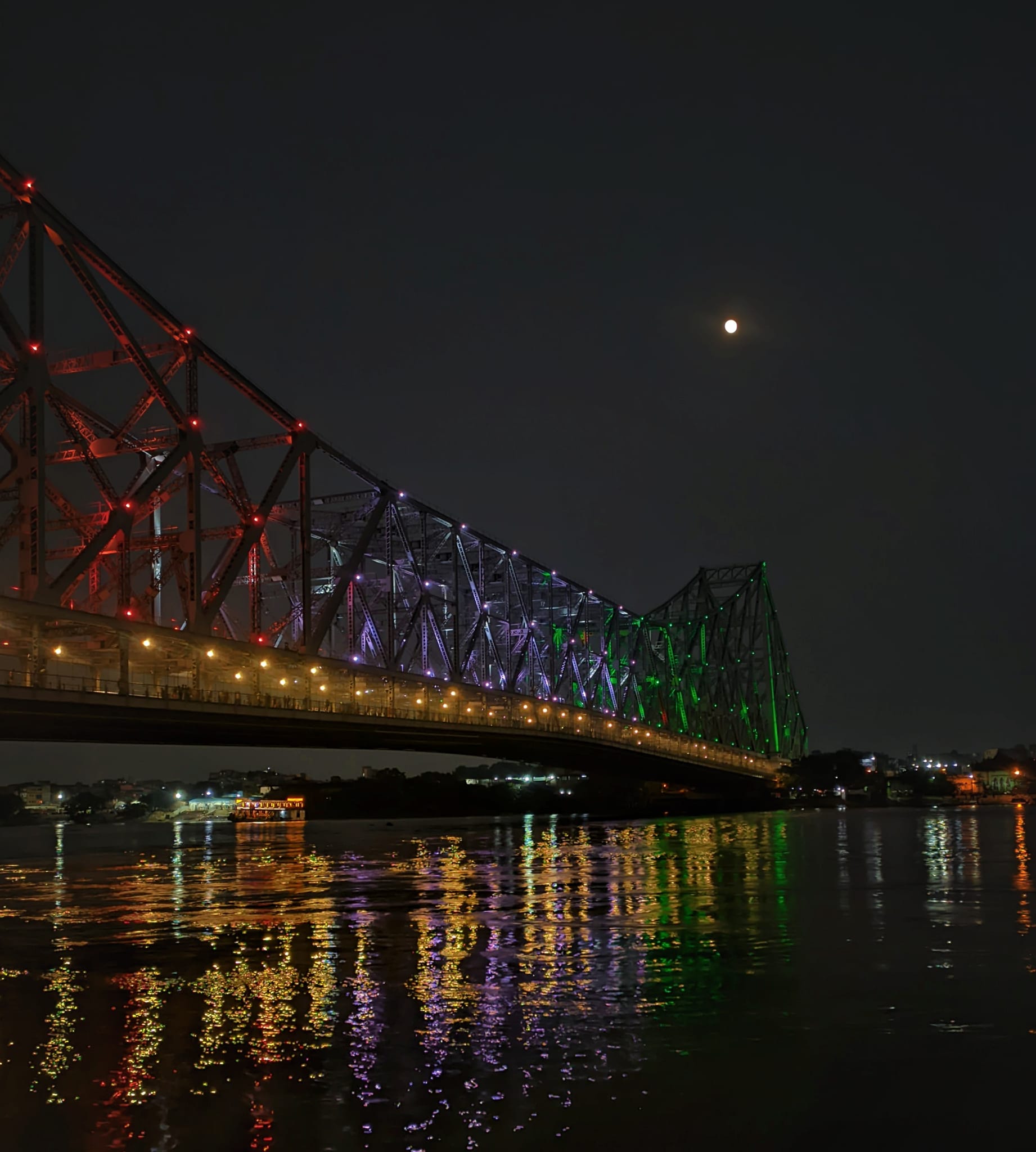 The Moon and the howrah bridge ️... - Kolkata bus-o-pedia | Facebook